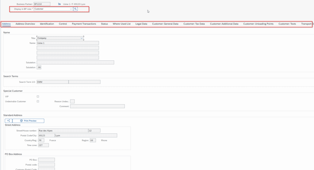 La même fiche Business Partner affichée dans le rôle Customer avec des onglets supplémentaires Legal Data, Customer General Data, Tax Data et Unloading Points