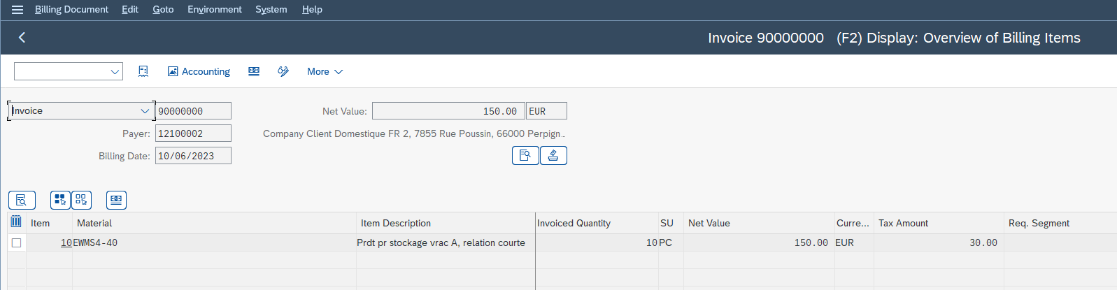 Facture affichée avec VF03 dans SAP : numéro, date et montant net en en-tête, et menu Environment qui ouvre le flux de documents